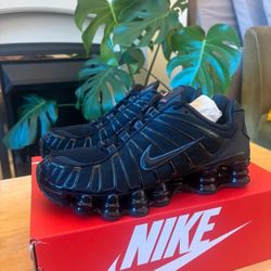 Black Nike Shox TL