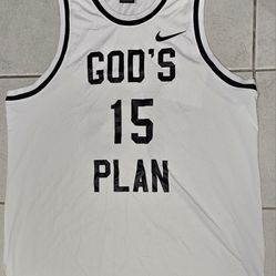 Nike Dri-FIT basketball jersey featuring the phrase "GOD'S PLAN". 
Excellent condition 
Pre-owned 
Like new 
No rips or stains 
Pls see all pictures f