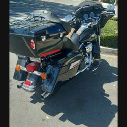 2005 Black Electric Glide Harley Davidson 