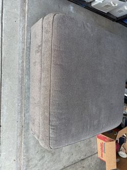 XL Ottomon With Storage 