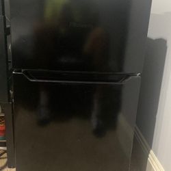 3.2 Cubic Feet Refrigerator With Freezer