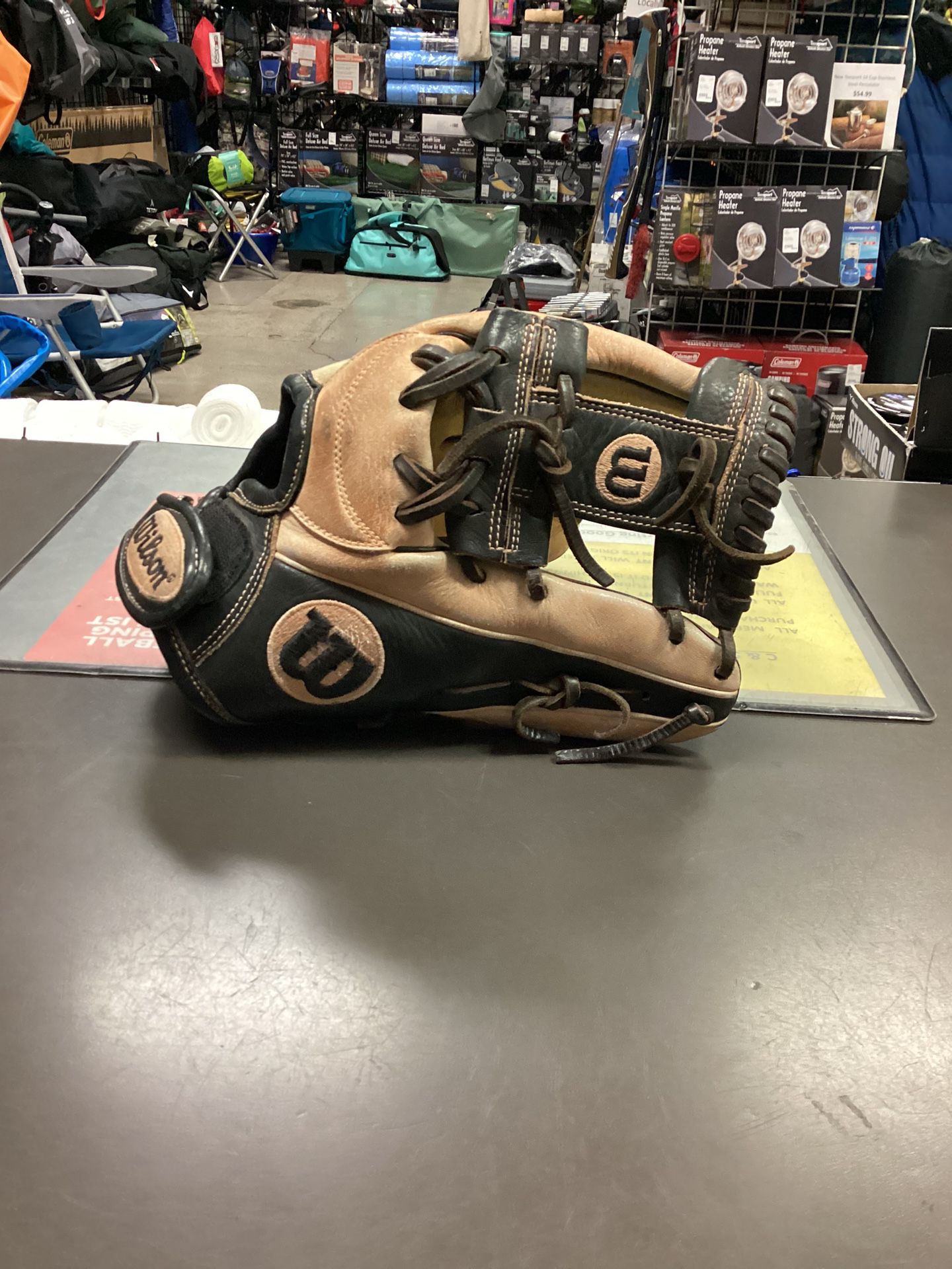 Used Wilson A2000 11.75 Baseball / Softball Glove SKU 44527-21