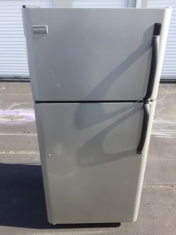 Gray fridgidair