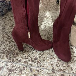 Boots – Fits, Size 9 foot Dash thigh, highs chunky heel ties at top