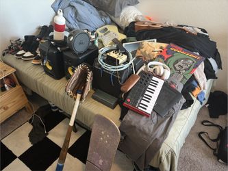 Selling Assets Items Property Stuff Shoes Guitar Nike Vinyl Jordan Amp Ukulele