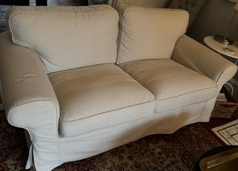 Loveseat Slipcover-Style