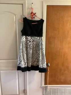 Dress Size; 12.( NEW )