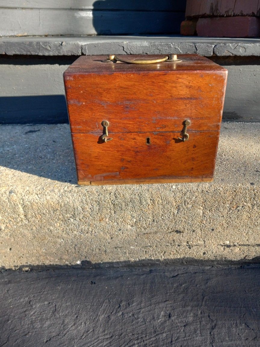 Antique DR BB Smith Wooden Battery Box