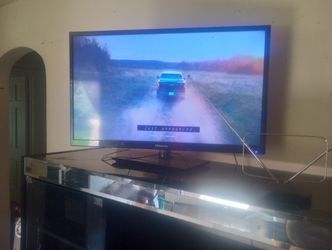 32" Hisense TV Cable ,RCA Jack Ready With Antenna $25.00