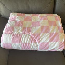 Twin Comforter $8
