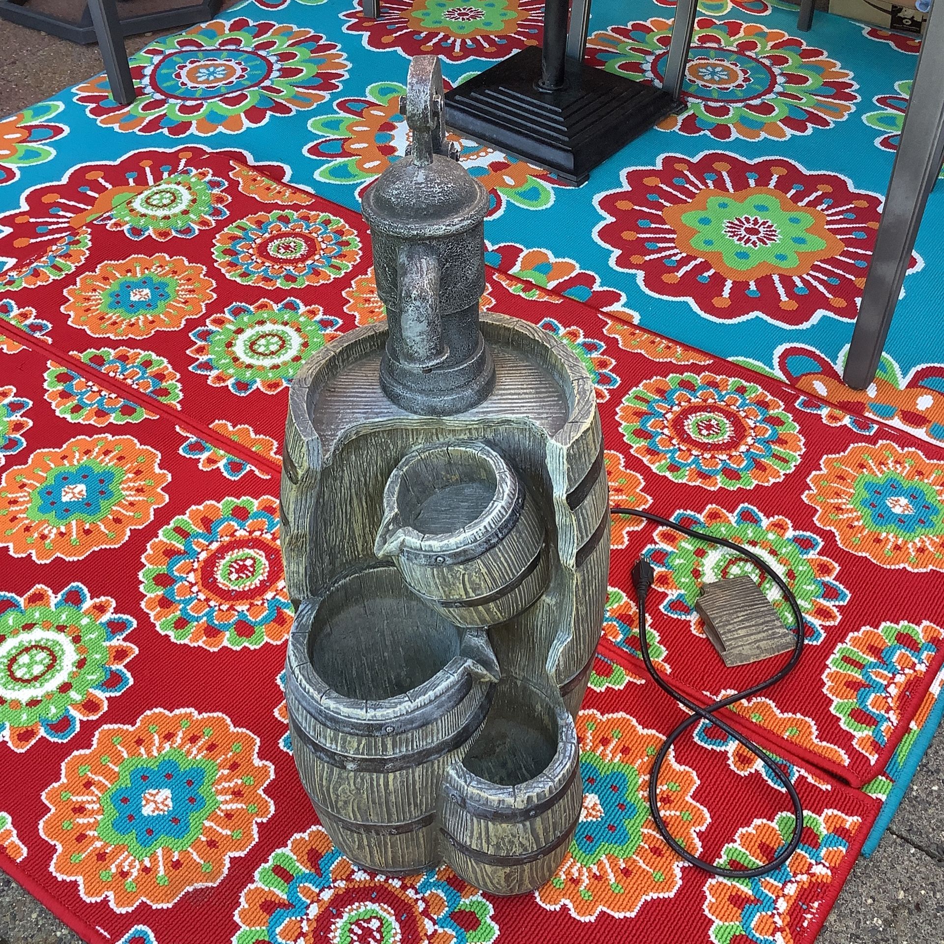 Garden 29” x 12” Barrel 3-tier Waterfall Resin Fountain Pump Outdoor Good Condition