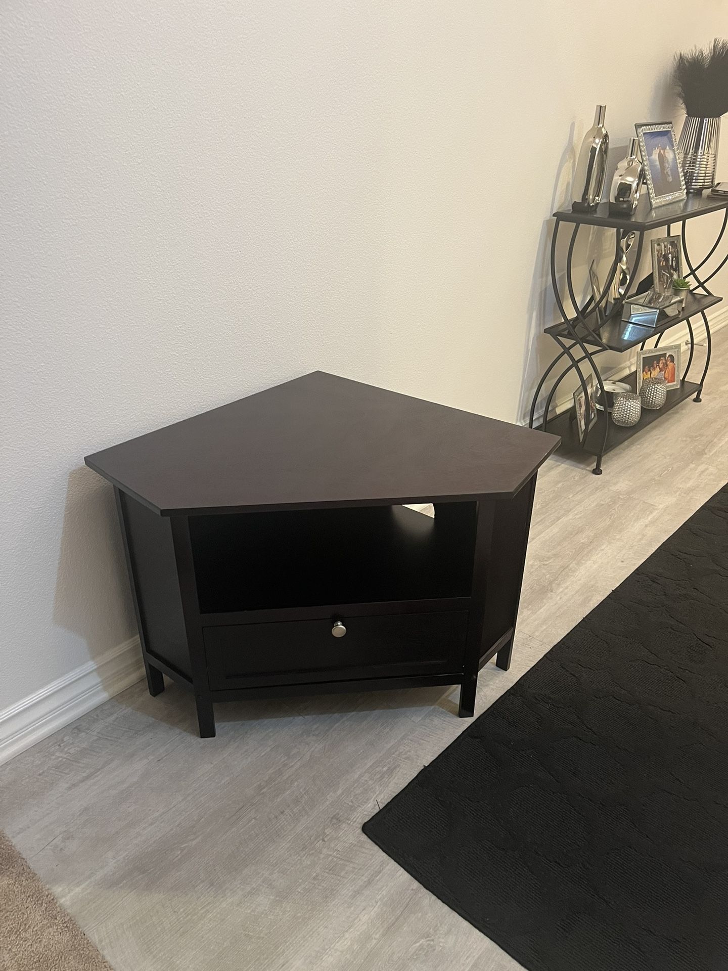 Corner TV Stand