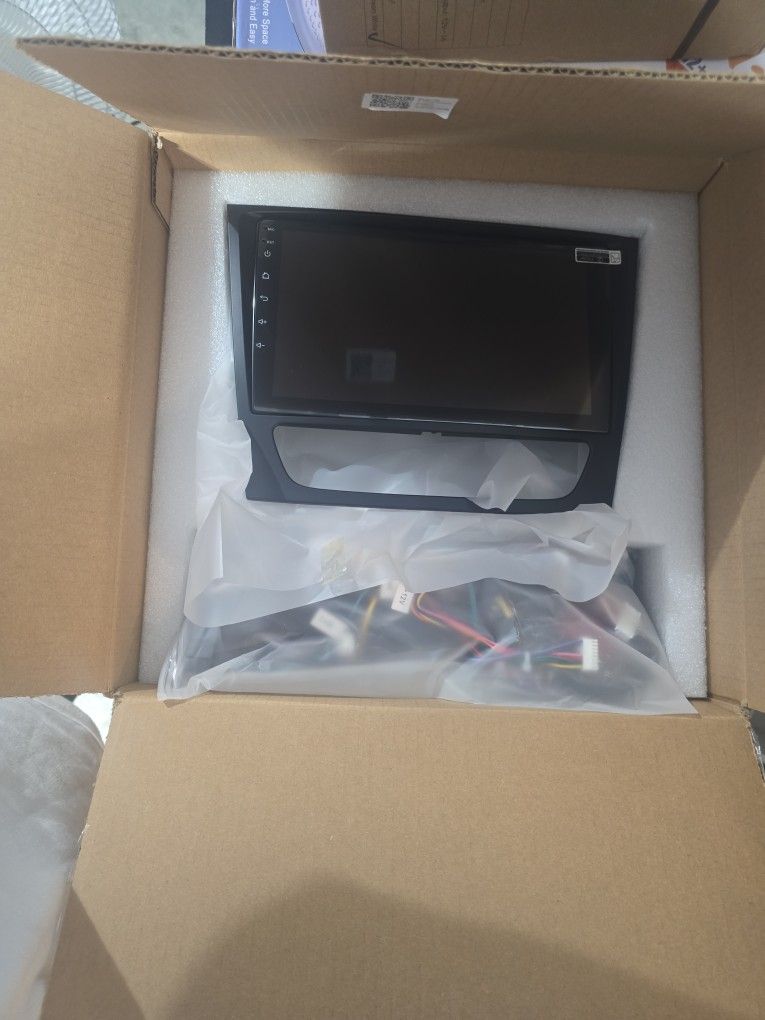 Radio, touch screen
