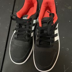 Boys Adidas 6.5 