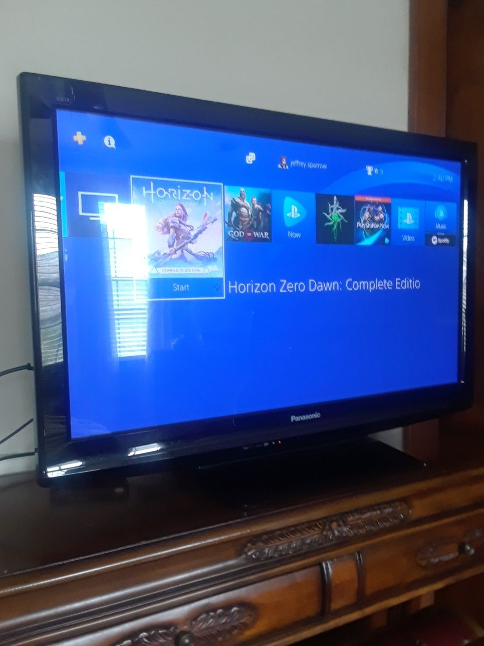 Ps4 slim 1tb with games