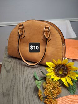 🚨PURSES/BAGS FOR SALE 🚨