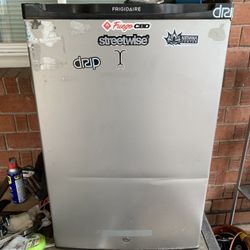 Mini Fridge Black And Grey Frigidaire Available