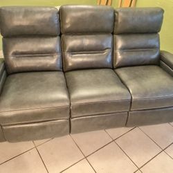 Like New 6 Months Old Leather Electric Dual Reclining Couch With Electric Headrests And Dual Usb 