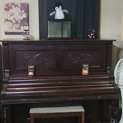 Free Upright Henry Detmer Piano