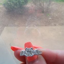 Beautiful Engagement Ring!