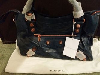 Brand new purse