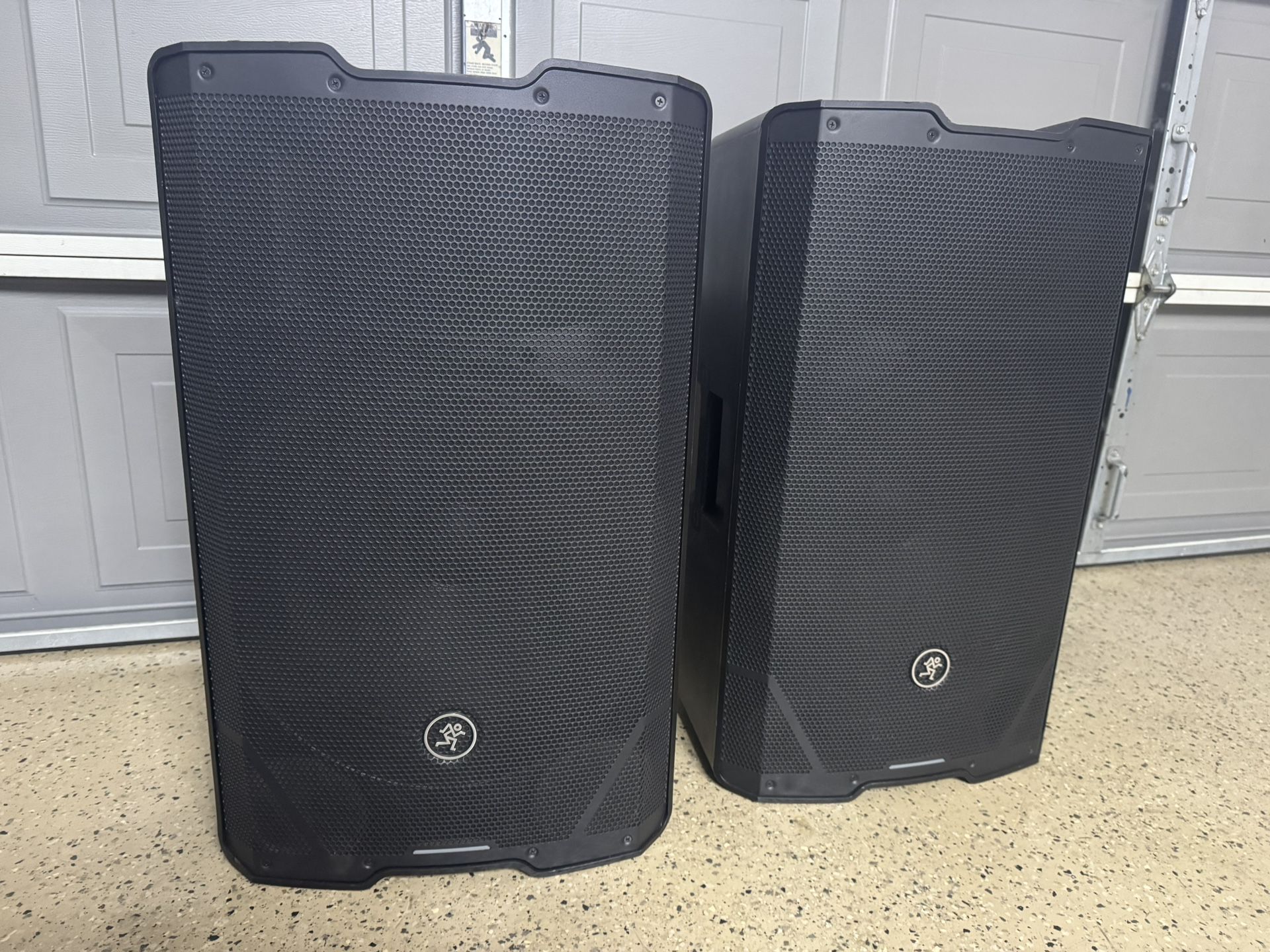 Mackie SRT215 Powered Speaker PA system