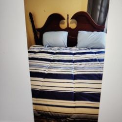 Full Wooden King Bed With An Headboard, Plus A 12 Inch Sealy Matress And Boxes
