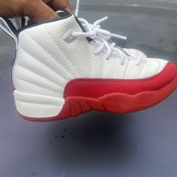 Jordan 12 cherry sz 13c