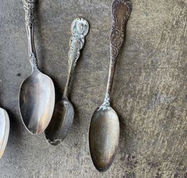 Set of 8 vintage spoons