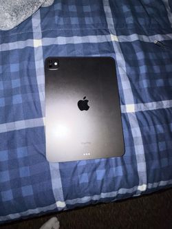Ipad pro m4 256 gb with magic keyboard wifi