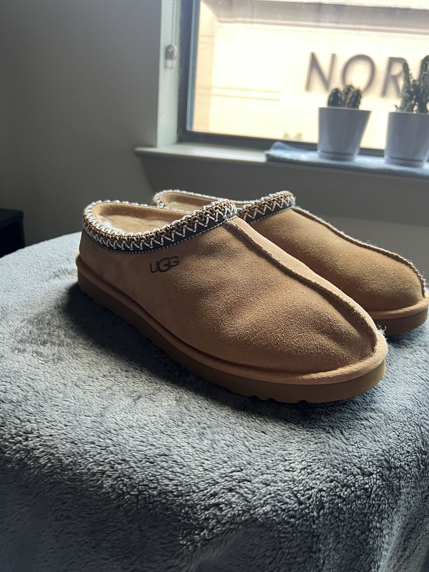 UGG Tasman Slipper Size 10