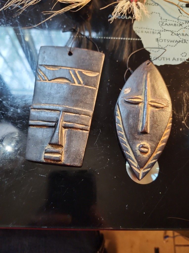 2 Mini Wood Small Masks