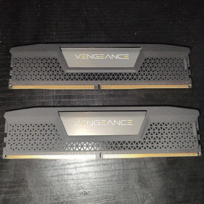 Corsair Vengeance 32GB DDR5 6800 MT/s Dual-Channel RAM
