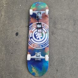 ELEMENT SKATEBOARD SIZE 7.75 AND 8.0 