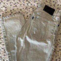 levi’s woman 501