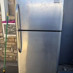 Frigedare Refrigerator 