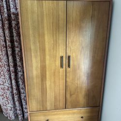 Armoire Stunning Paid 2200 