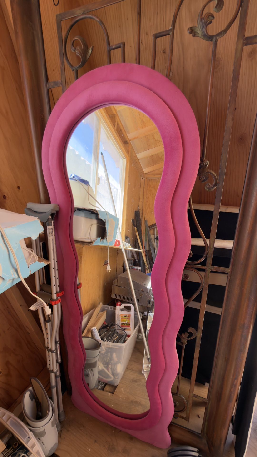 PINK MIRROR & BAR STOOLS
