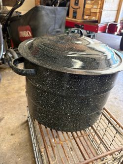 Vintage Blue/Splatter  Enamel 12 Qt. Pot w/Lid