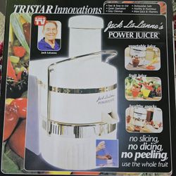 NEW Power juicing machine  in box never  used .  bread  new