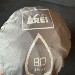 REI 80 Liter Bag Cover New