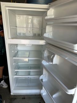 Tengo un refrigerador en buenas condiciones, lo tengo de venta