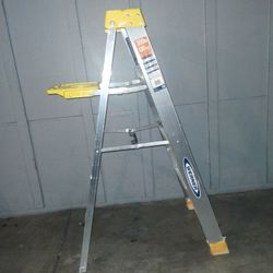 4- Foot Aluminum Ladder