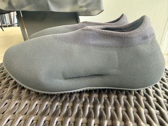 Yeezy Knit Runner Sz10.5