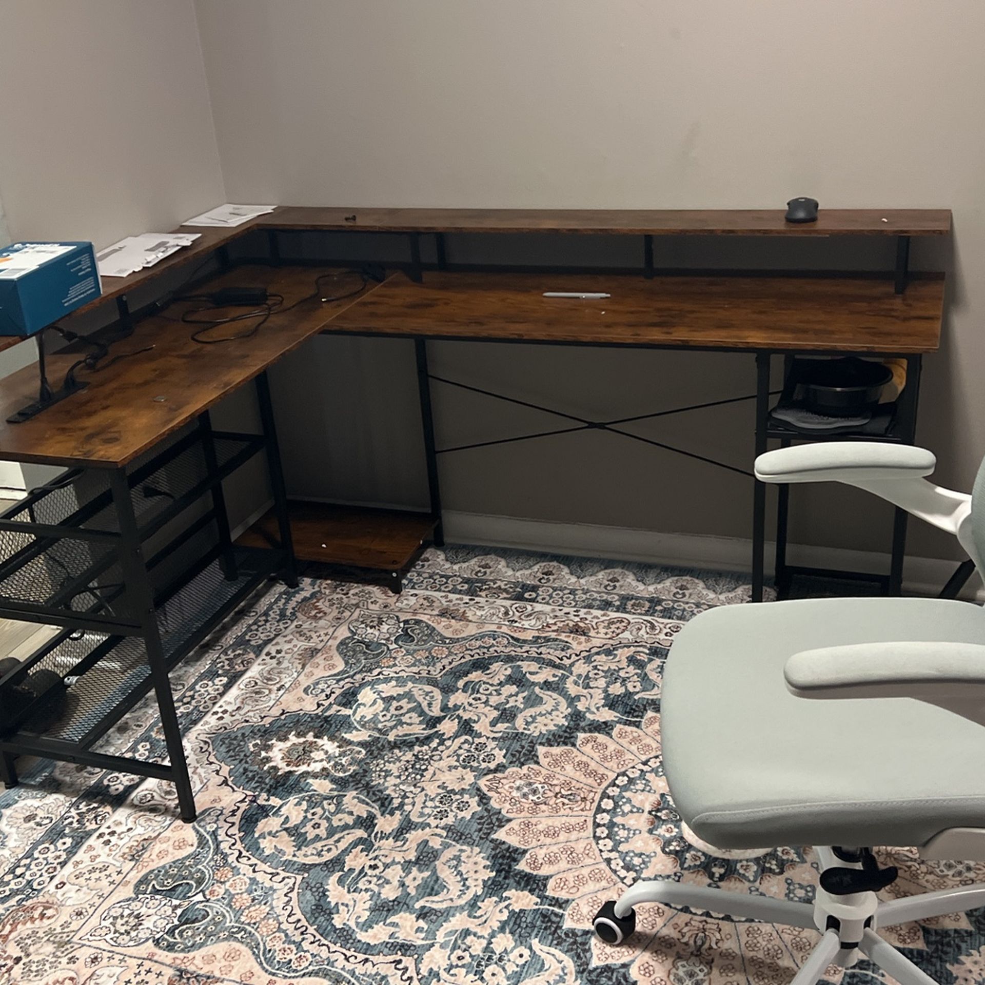 desk with lights wheeled chair 