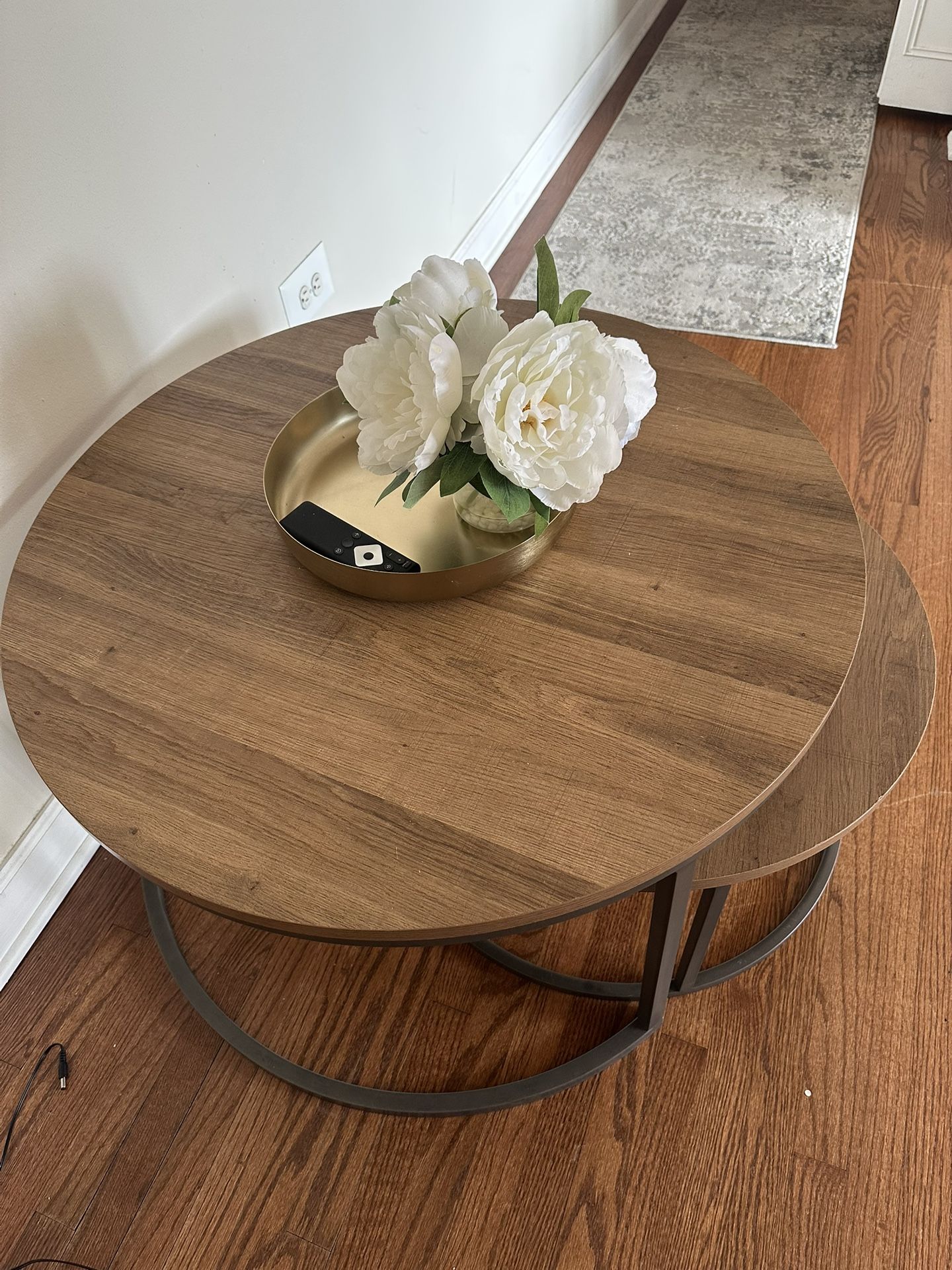 Round Center Table