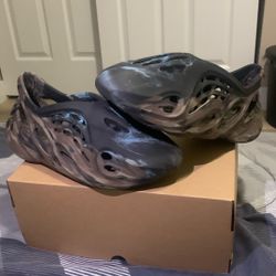 Yeezy Foam Runner (mx Cinder)