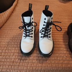Dr Martens LUANA White Leather Boots