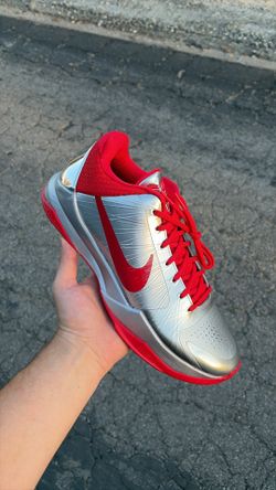 Kobe 5 rookie of the year size 9 men brand new