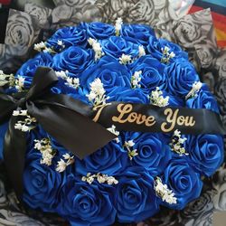 Ramos De Rosas Eternas En Color Azul Rey